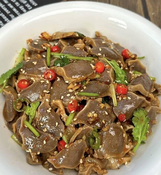 下酒菜必备：家常版凉拌鸡胗，轻松get爽脆美味