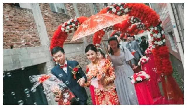 荒唐的农村结婚风俗，你听过几个？