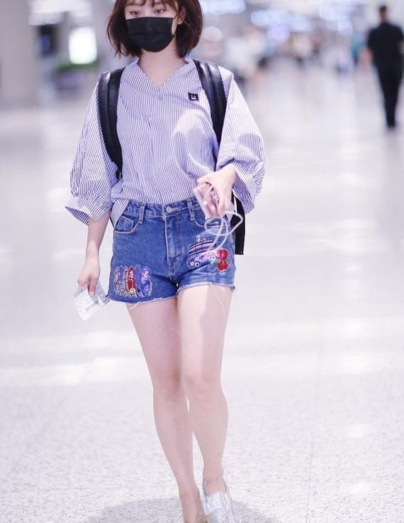 谭松韵机场穿搭火了！小个子女生也能成为时尚女王