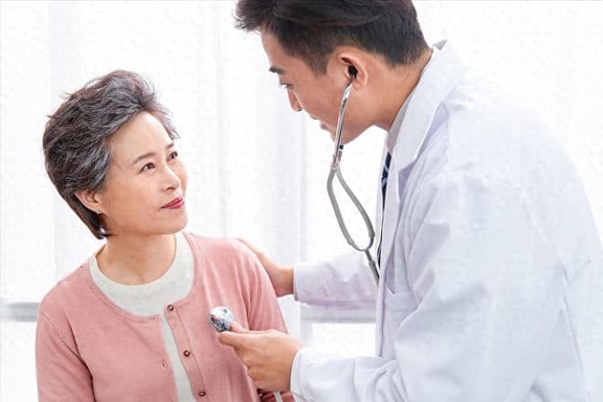 心率与寿命的关系：老年人心率保持在多少最健康？