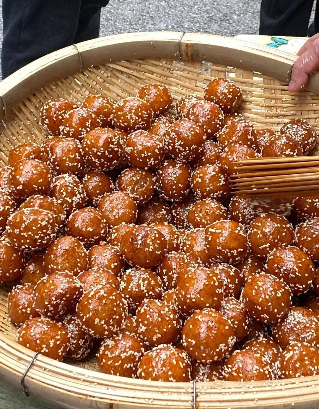 走进四川小吃文化：糖油果子的传奇故事