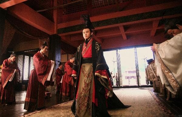 并不英明的西汉“明君”，腰斩恩师晁错，害死平叛名将