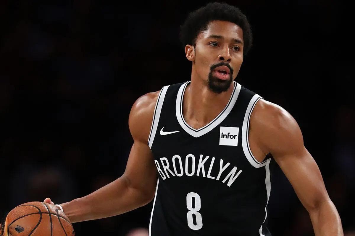 在 NBA 和 NFL，哪些名将在投资加密货币？