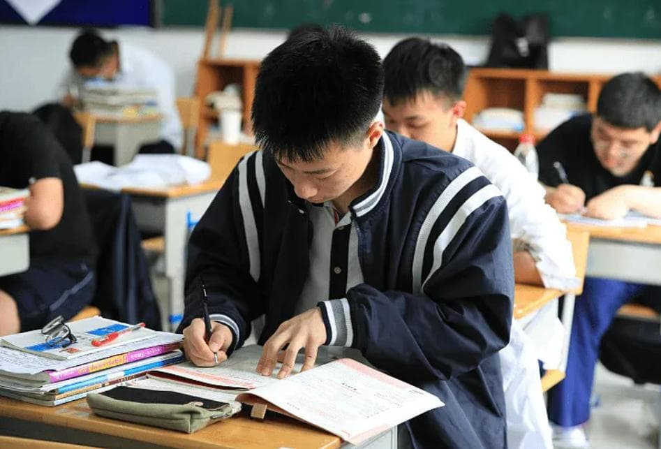 华为2024年校招院校名单：4所985名校未入选，2所"双非"高校凭什么入选？