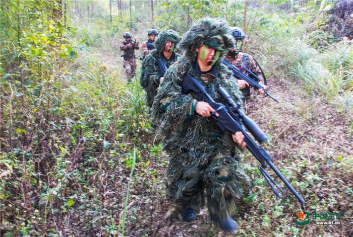 一枪毙敌、百步穿杨！武警狙击手这样练就
