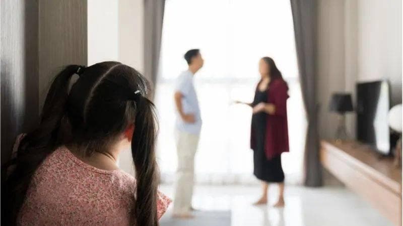 当情绪失控：暴躁父母如何无意间培养懦弱孩子