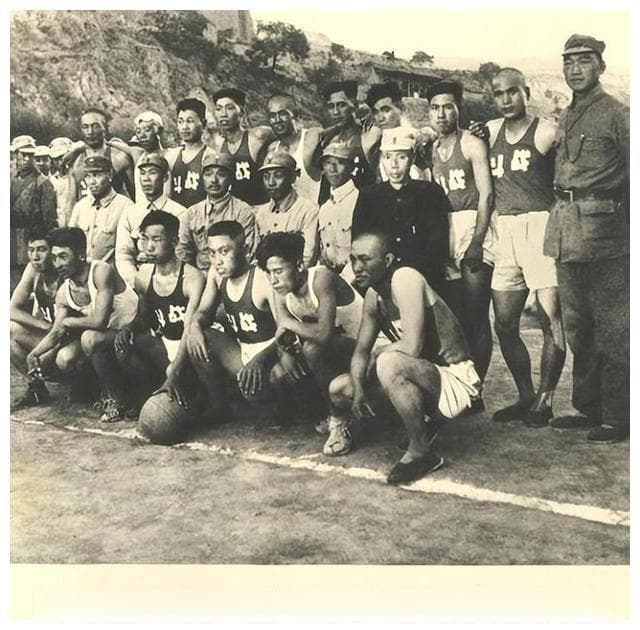 贺元帅：我去一趟学校！1963年贺龙独子没考上清华，找父亲帮忙