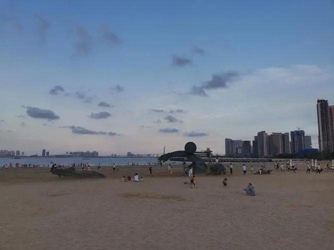 五一出游避开人潮，湛江：海鲜美食与慢生活的理想选择