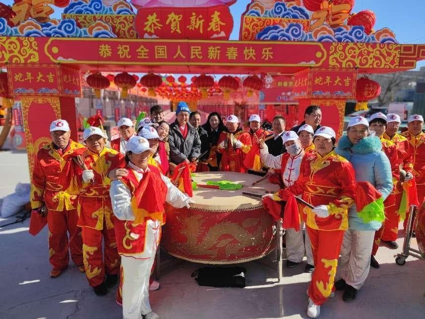 中国宋庄灯会嘉年华：光辉璀璨与传统艺术的完美融合