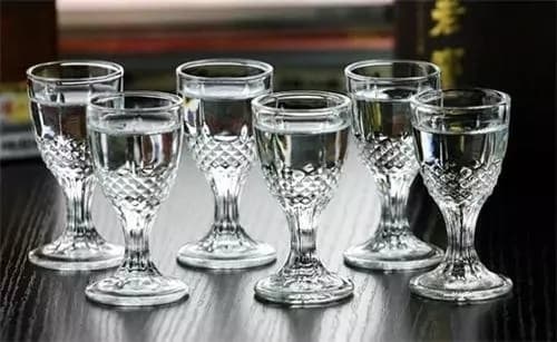 品鉴白酒如何可以“闻香识酒”