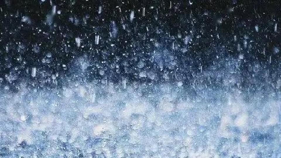 成都发布降温预警：最高气温将降至9℃，伴有小雨雪