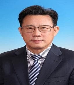 梁稳根：从乡镇企业到全球工程机械巨头的创业传奇