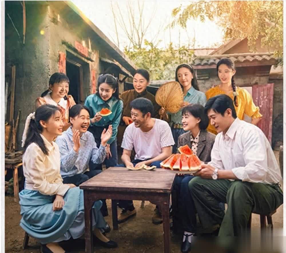 如今42岁，凭《六姊妹》成人生赢家