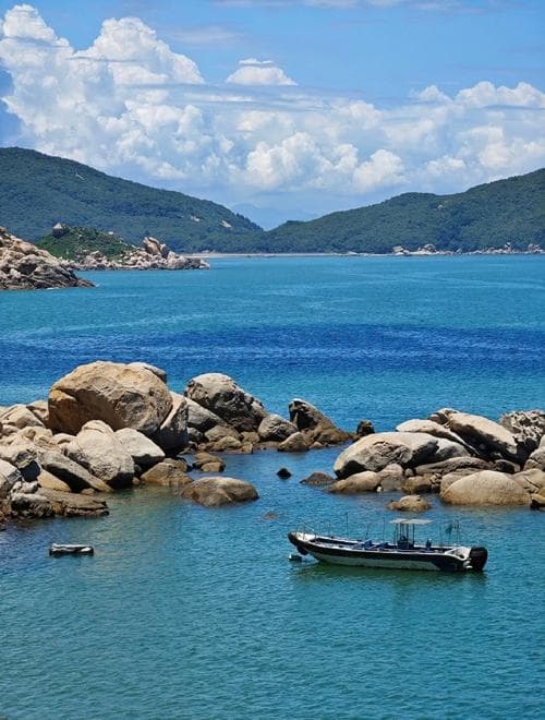 南澳岛旅游攻略：碧海蓝天、风车灯塔与千年古迹的完美融合