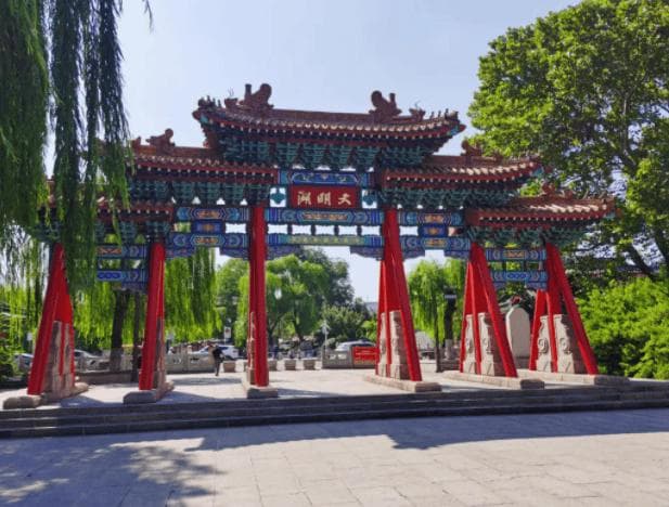 济南必去5大景点：从大明湖到趵突泉，领略泉城独特魅力