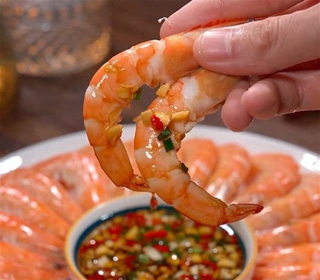 水煮虾完美火候指南：开锅后煮几分钟最美味？