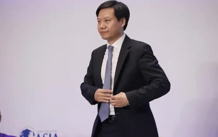 雷军逆袭史：三次跌落谷底，凭什么38岁东山再起缔造小米奇迹？