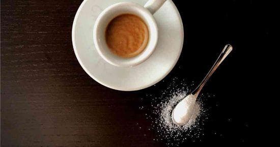 咖啡有降糖尿病风险的功效，加糖加奶仍有效吗？