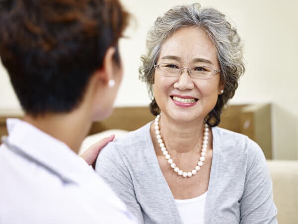 如何正确使用炉甘石洗剂治疗痱子？
