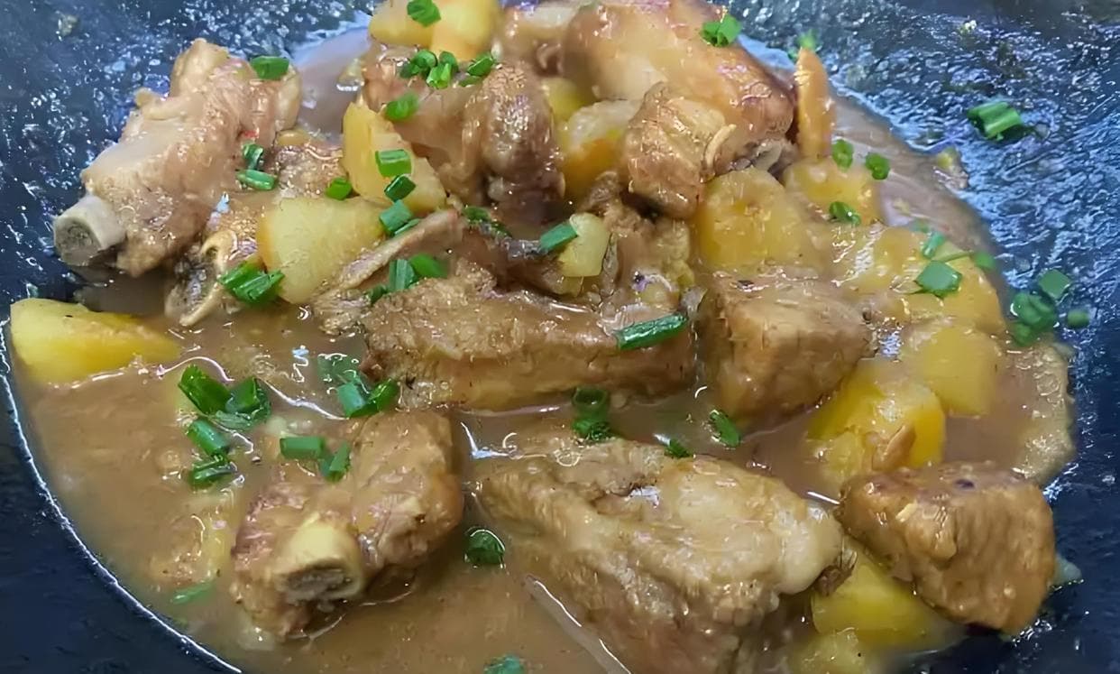 炖排骨黄金时间：让肉质软烂不柴，1 小时变 30 分钟的厨房秘籍