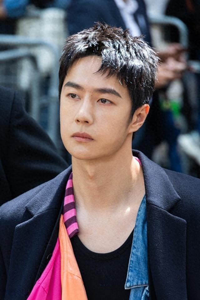 王一博的成名史：从街舞少年到全能艺人