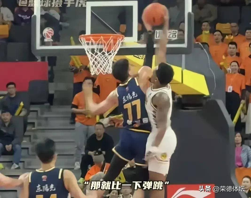 榜一大哥浪子回头：从鲁莽小子到防守铁闸，黄荣奇在广东队的蜕变