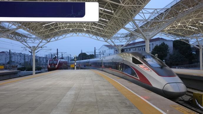 上海南站首次变高铁站，莘庄站启用，2025年铁路出行变化大
