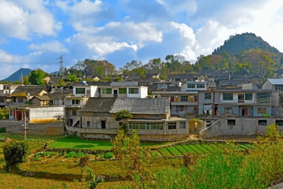 安顺鲍家村：古寨建筑承载屯堡记忆 文化融合彰显多元魅力