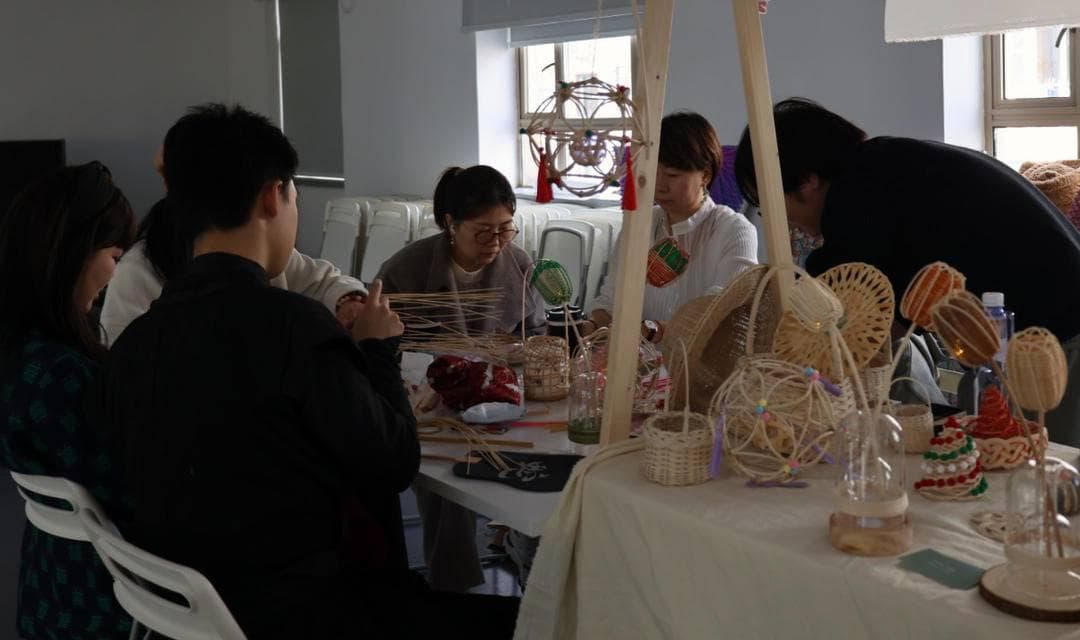 组图｜非遗南海藤编走进上海耀华国际学校
