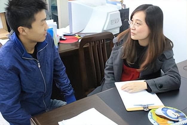 同样是留校，辅导员和“行政岗”的待遇差距很大，希望你没选错