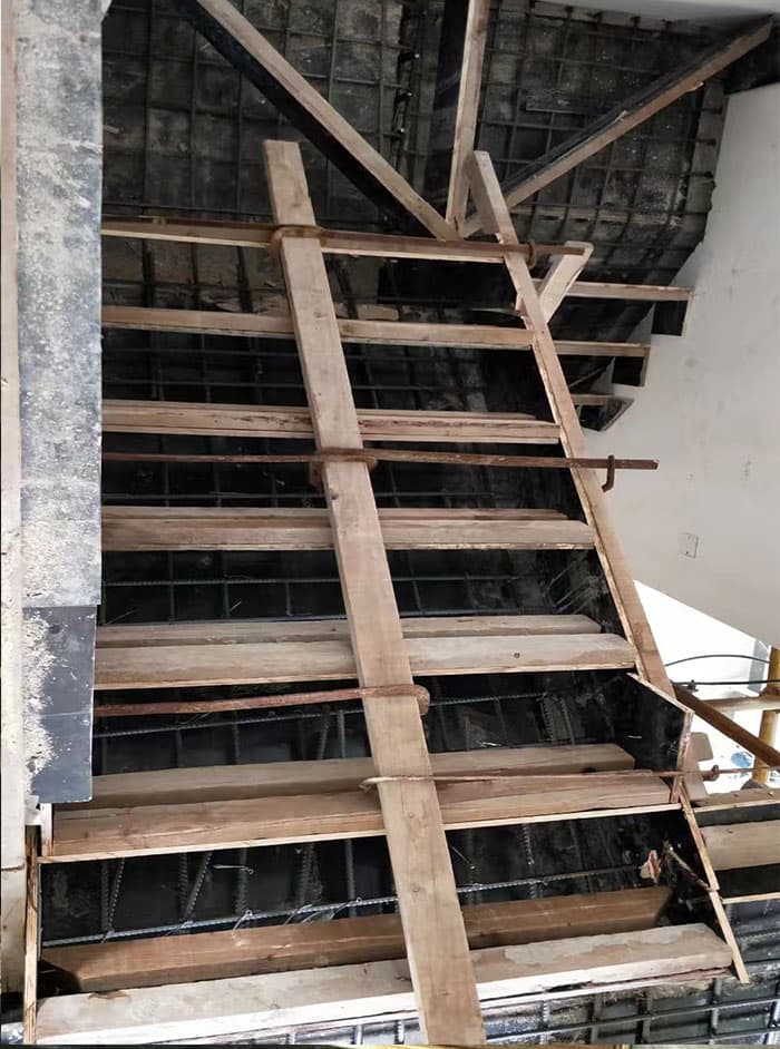 阁楼楼梯的空间利用与巧妙设计
