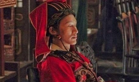 明朝时的司礼监权力太大，很容易影响到中央的决策