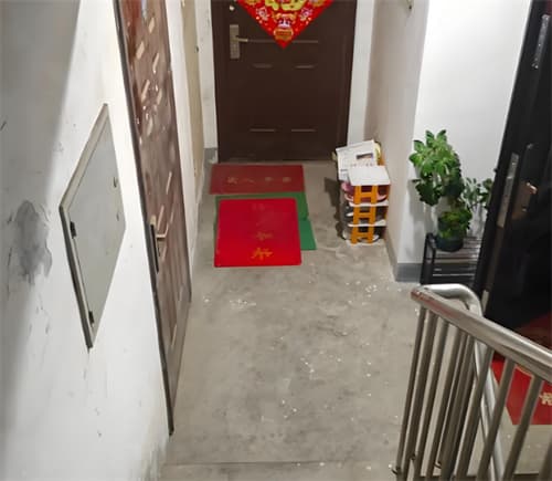 入户门对着楼梯好不好？多维度解析这种家居布局的利弊