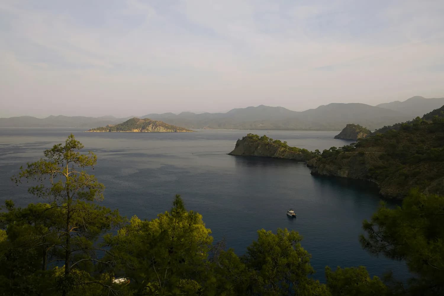 黄石市旅游攻略：从仙岛湖到矿山公园，领略荆楚第一奇湖与亚洲最大天坑