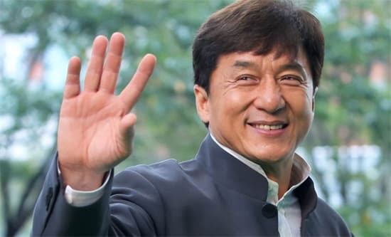 揭秘成龙的原名：从陈港生到房仕龙