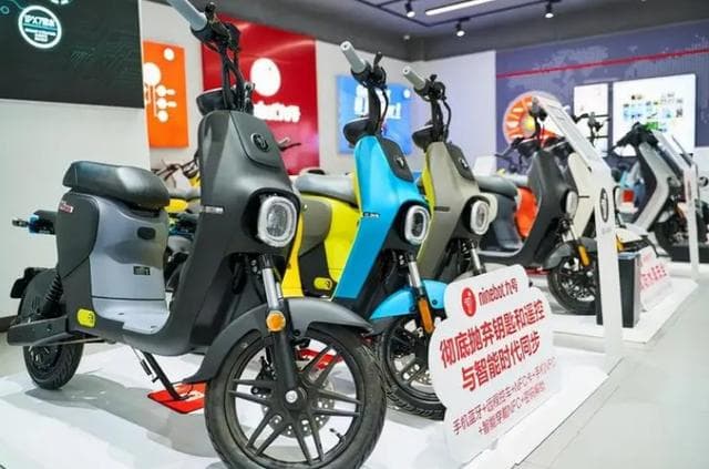 买电动车该怎么选？电动自行车、电轻摩、电摩，哪种更有性价比？