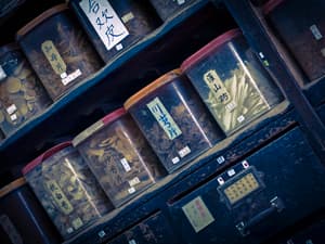 京都念慈菴是什么药物？功效与使用注意事项全解析