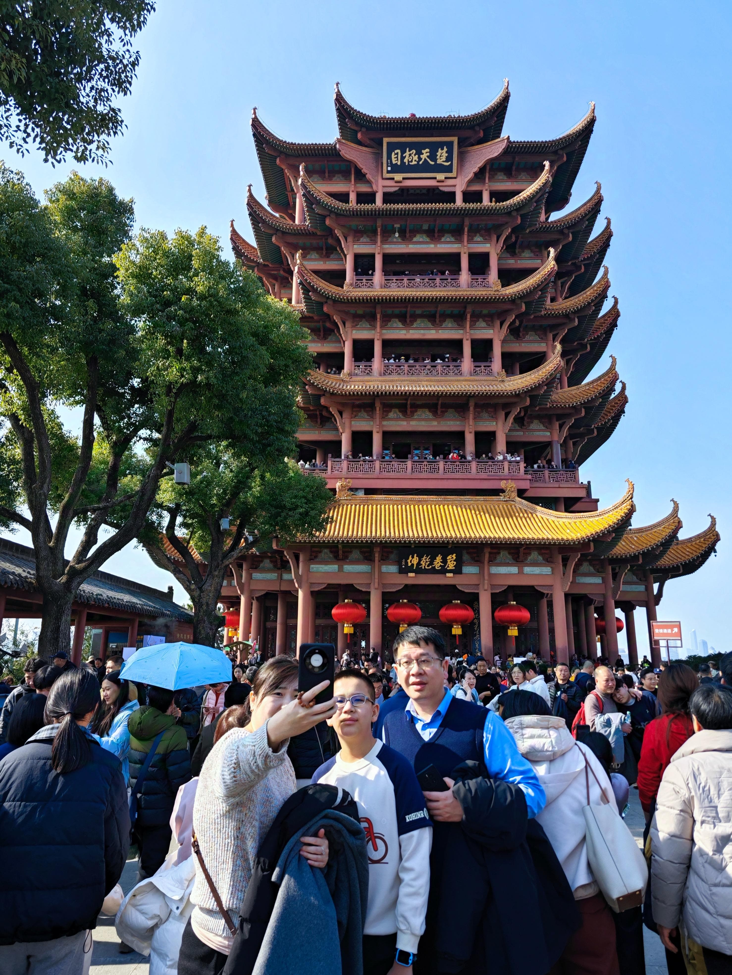 2025春晚带动武汉文旅热潮，黄鹤楼成热门打卡地