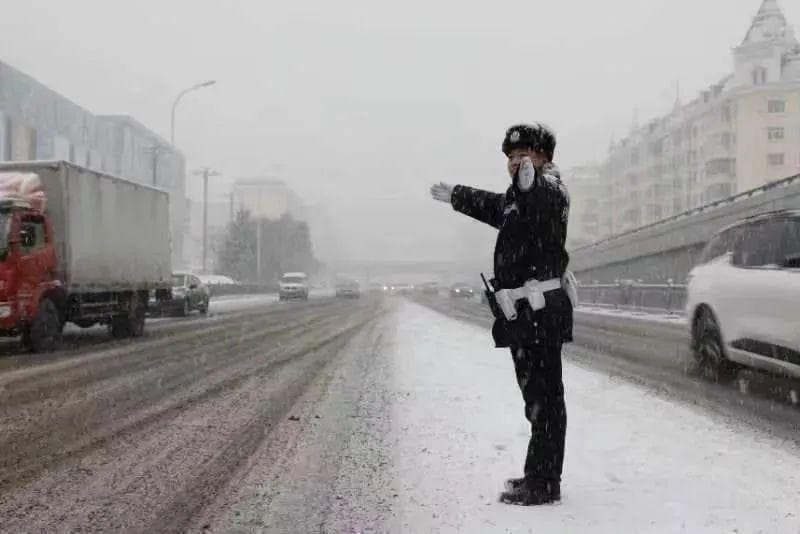 事关道路交通安全！冰城公安启动雪天预案