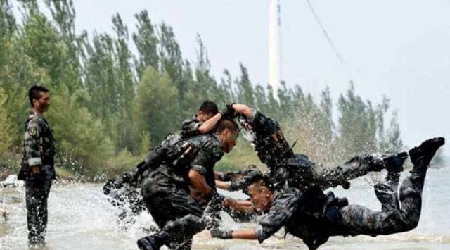 特种兵是否打得过格斗专家？退伍老兵：我怕把对方打死