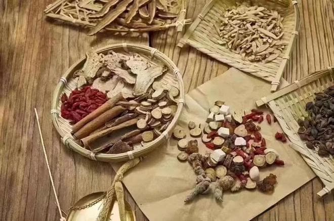 中医治疗脑鸣：从饮食到针灸的全方位调理方案