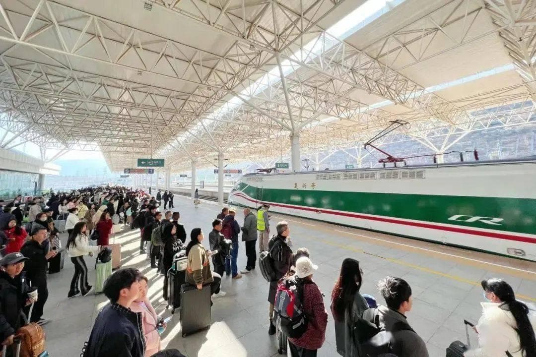 春运云南铁路客流增六成，中老跨境游成新宠