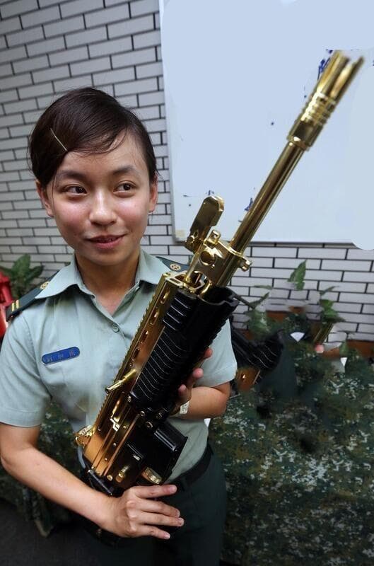 中国两种新式步枪性能对比：谁将在未来战场占据优势？