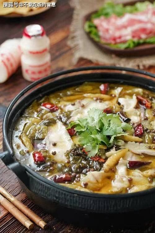 酸菜鱼的魅力：一道传统与风味并存的佳肴