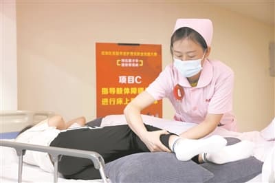 人社部：加大银发经济技术技能人才培养力度