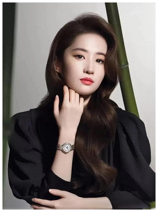 十位中国女星改换国籍：背后的故事与社会的共鸣