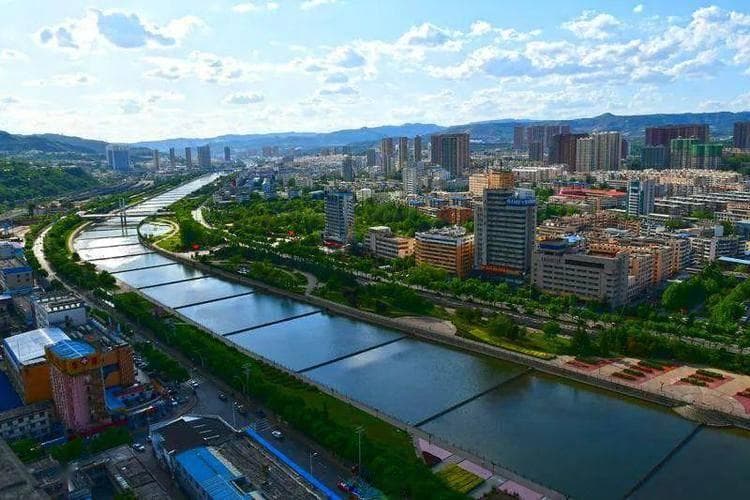 新中国阳泉市的转型发展与挑战