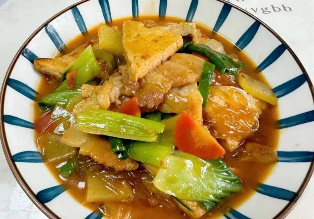 大烩菜怎么做才好吃，原来诀窍这么简单，一次做一大锅，太过瘾了
