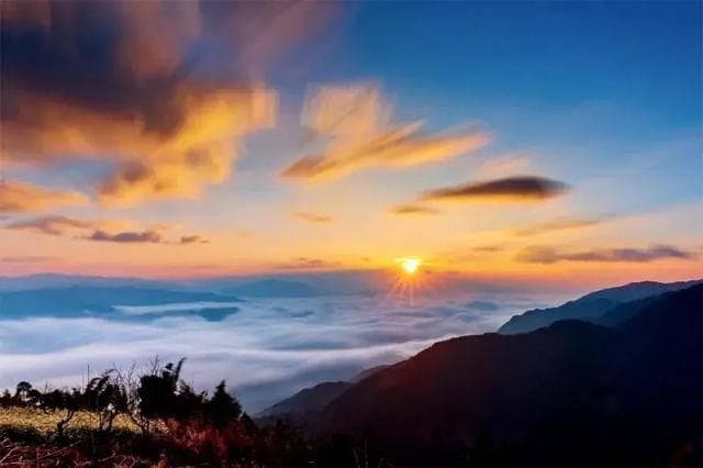 新平哀牢山云海日出大片来了！每年11月至次年3月是最佳观赏季