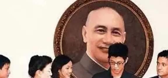 蒋家第四代蒋友柏：从贵族到平民再到商业大亨的蜕变